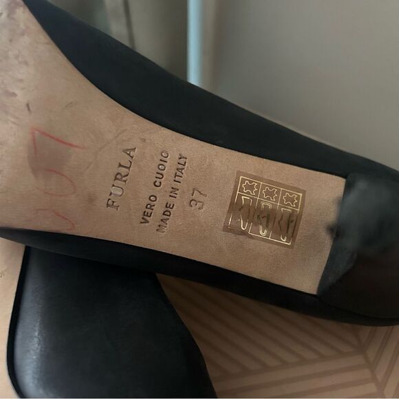 Furla Heels Black Dark Gray Closed Toe Zipper Back Business Casual Neutral - Picture 10 of 13